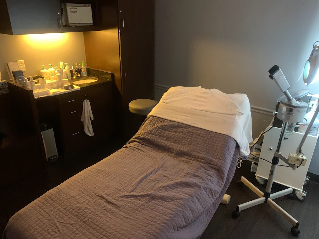Massage Envy 75104