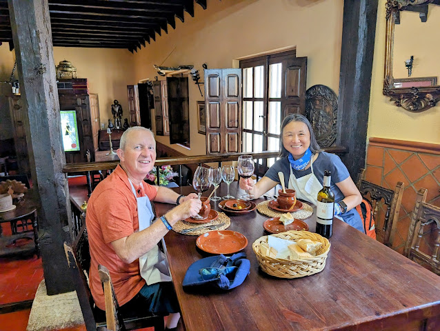 Mesón los Templarios y Villasirga by null