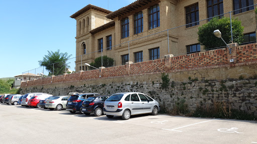 Parking escuelas, Escuela en Uncastillo,Zaragoza