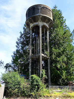 Château d'eau à Creuzier-le-Neuf