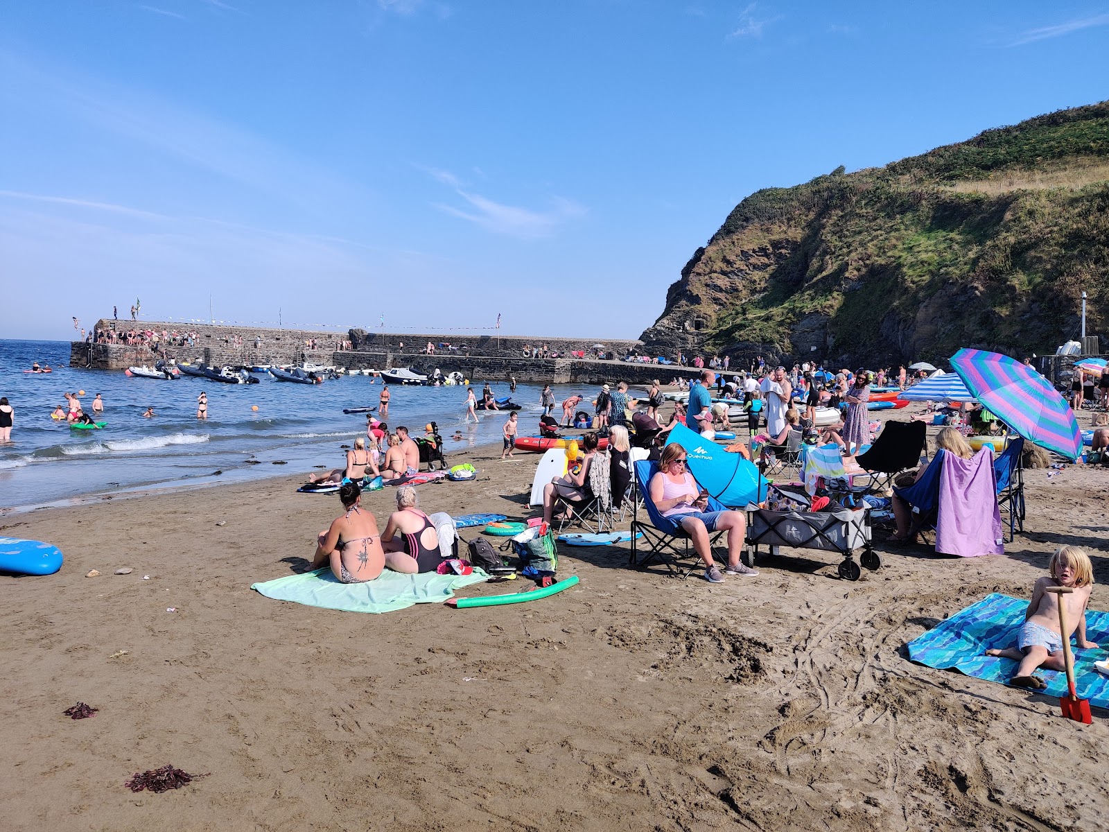 Foto de Gorran Haven Beach com alto nível de limpeza