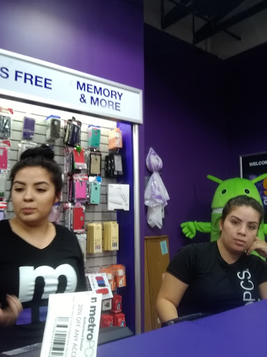 Cell Phone Store «MetroPCS Authorized Dealer», reviews and photos, 1235 S Federal Blvd, Denver, CO 80219, USA