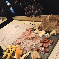 Charcuterie du Restaurant Vinotage - Péniche à vins / Caviste / Epicerie Fine à Avignon - n°3