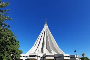 Basilica Santuario Madonna delle Lacrime image
