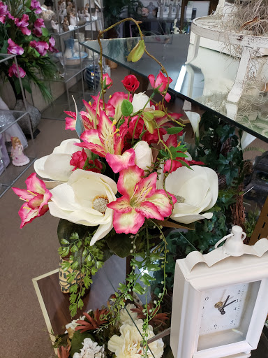 Florist «Camden Florist», reviews and photos, 212 W Main St, Camden, TN 38320, USA