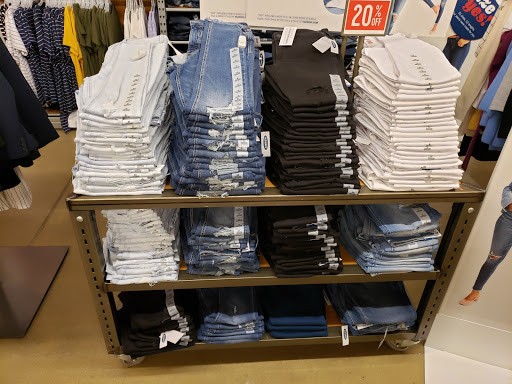 Clothing Store «Old Navy», reviews and photos, 100 Independence Way, Danvers, MA 01923, USA