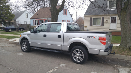 Auto Body Shop «J & L Collision and Auto Glass», reviews and photos, 25825 Gratiot Ave, Roseville, MI 48066, USA