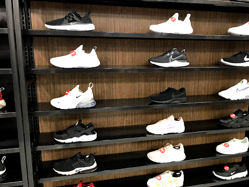 Shoe Store «Shoe Palace», reviews and photos, 7927 Van Nuys Blvd, Panorama City, CA 91402, USA