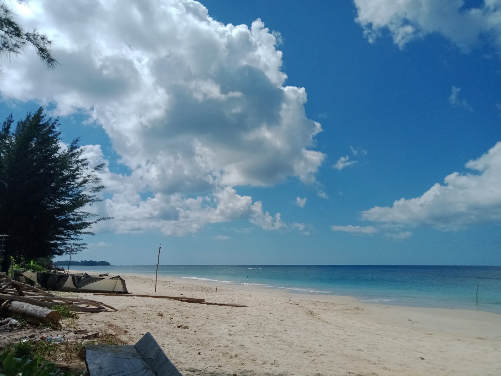 Foto de Bida Beach con playa amplia