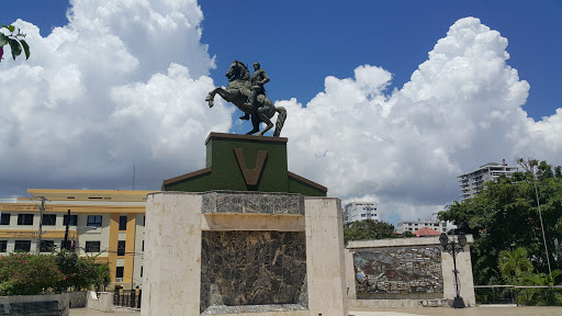 Plaza Simon Bolivar