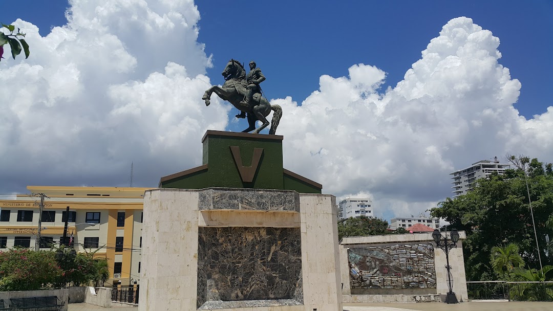 Plaza Simon Bolivar