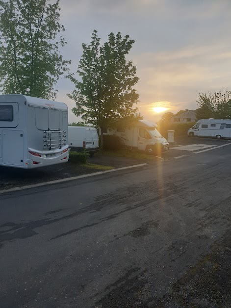Aire de Camping Car Municipale - Baraqueville à Baraqueville (Aveyron 12)