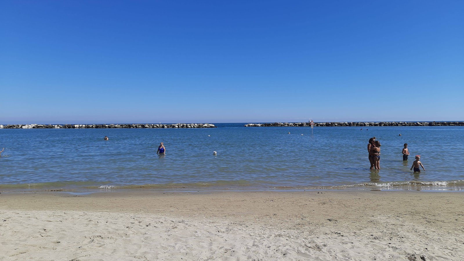 Foto van Spiaggia di Gatteo Mare met ruim strand
