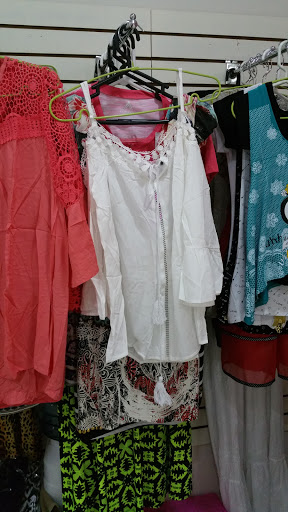 Stores to buy dresses Santa Cruz