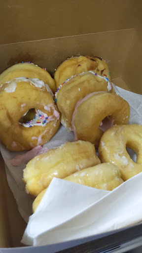 Coffee Shop «Dixie Cream Donuts», reviews and photos, 3210 Orange Ave, Fort Pierce, FL 34947, USA