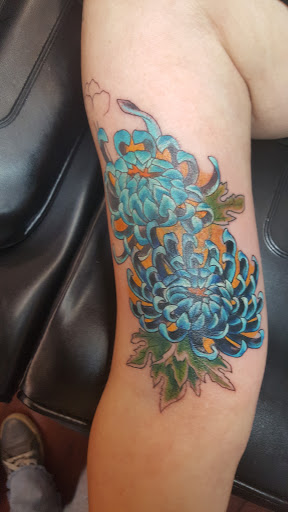 Tattoo Shop «Legacy Blue Tattoo Studio», reviews and photos, 39318 US Hwy 19 N, Tarpon Springs, FL 34689, USA