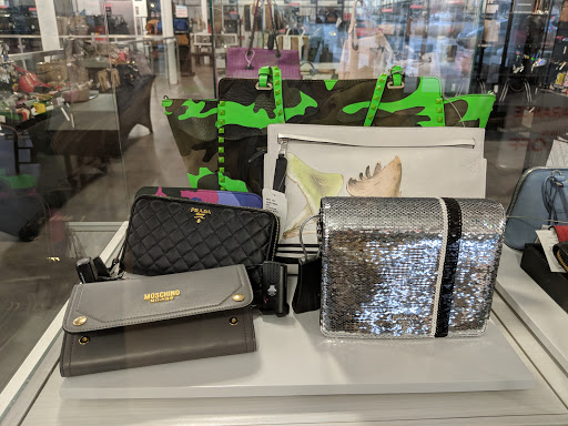 Department Store «Saks OFF 5TH», reviews and photos, 1675 Rockville Pike, Rockville, MD 20852, USA