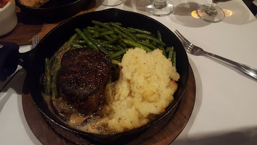 Steak House «Cast Iron Chop House», reviews and photos, 6540 Main St, Trumbull, CT 06611, USA