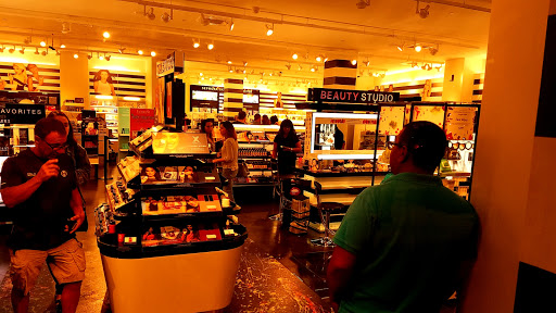 Cosmetics Store «SEPHORA», reviews and photos, 550 S Rosemary Ave, West Palm Beach, FL 33401, USA