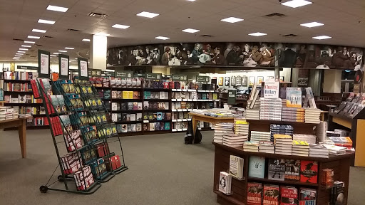 Book Store «Barnes & Noble», reviews and photos, 21001 N Tatum Blvd #42, Phoenix, AZ 85050, USA