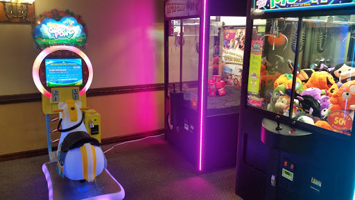 Pizza Restaurant «Round Table Pizza», reviews and photos, 626 W Huntington Dr, Monrovia, CA 91016, USA