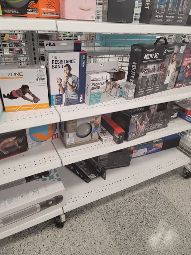 Clothing Store «Ross Dress for Less», reviews and photos, 484 Randall Rd, South Elgin, IL 60177, USA