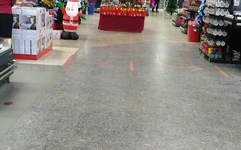Tininga Supermarket, Dobel image