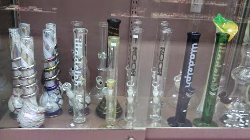 Tobacco Shop «ZIK SEATTLE SMOKE SHOP», reviews and photos, 419 Cedar St, Seattle, WA 98121, USA