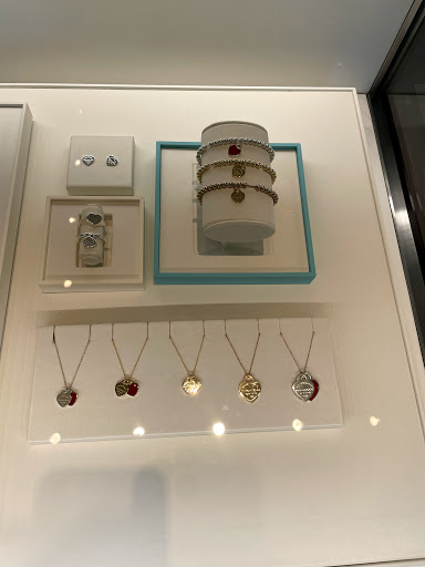 Jewelry Store «Tiffany & Co.», reviews and photos, 28699 Chagrin Blvd, Woodmere, OH 44122, USA
