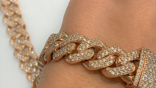 Jewelry Repair Service «Snug Harbor Jewelry Inc», reviews and photos, 395 Merrick Rd, Amityville, NY 11701, USA