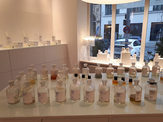 Frau Tonis Parfum, Berlin