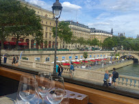 Photos du propriétaire du Restaurant français Bustronome à Paris - n°13