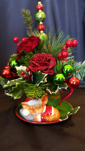 Florist «Shananne Cain Florist Inc», reviews and photos, 123 N Central Ave, Umatilla, FL 32784, USA