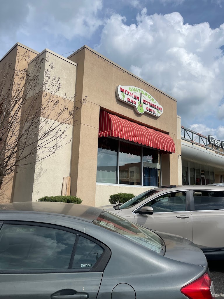 Guitarras Mexican Grill 31210