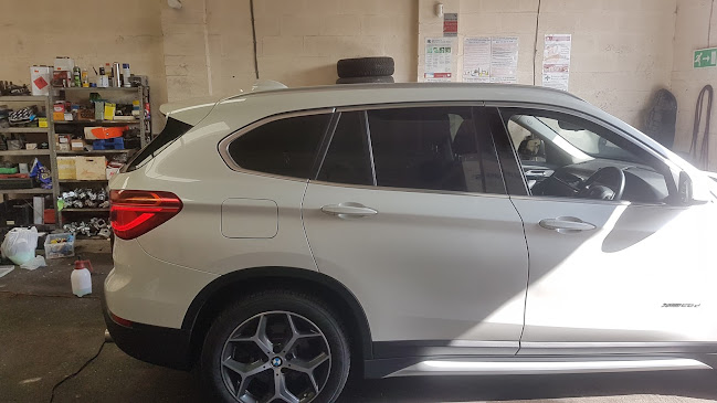 Universal Window Tinting - Vehicle, Residential and Commercial