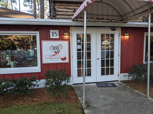 Christmas Mouse, 10880 Ocean Hwy, Pawleys Island, SC 29585, USA, 