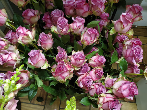 Florist «Up-Towne Flowers & Gift Shoppe», reviews and photos, 2145 W Dublin Granville Rd, Worthington, OH 43085, USA