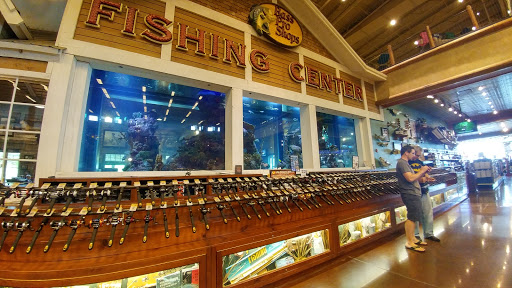 Sporting Goods Store «Bass Pro Shops», reviews and photos