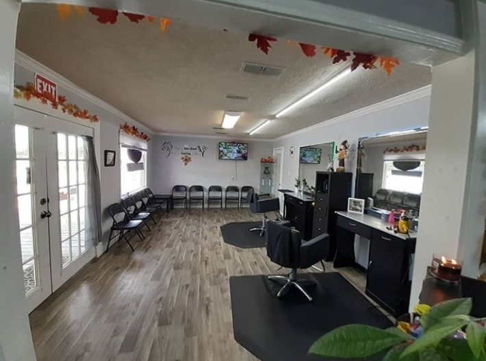 Lulu’s hair salon 77583