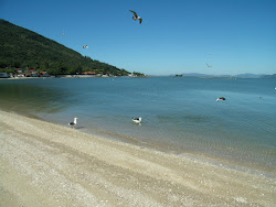 Praia de Fora'in fotoğrafı uçurumlarla desteklenmiş