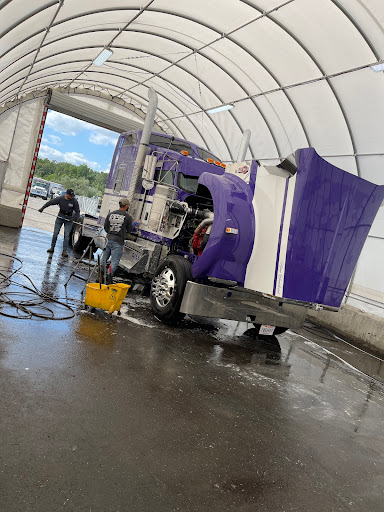 Island Truck Wash en Brentwood