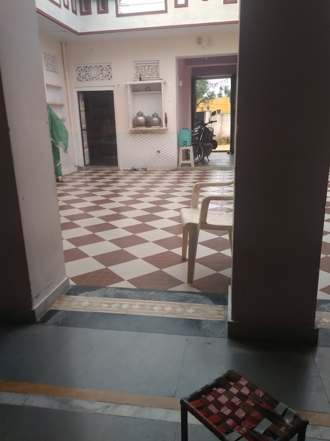 Electronics Mechanic House
