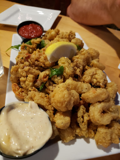 Restaurant «Ellacoya Barn & Grille», reviews and photos, 2667 Lake Shore Rd, Gilford, NH 03249, USA