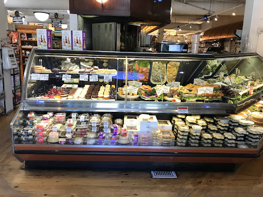 Grocery Store «Roberts Market & Liquor», reviews and photos, 3015 Woodside Rd, Redwood City, CA 94062, USA