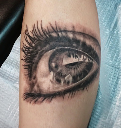 Tattoo Shop «Sarenity Tattoo & Piercing in Birchwood Mall», reviews and photos, 4350 24th Ave, Fort Gratiot Twp, MI 48059, USA