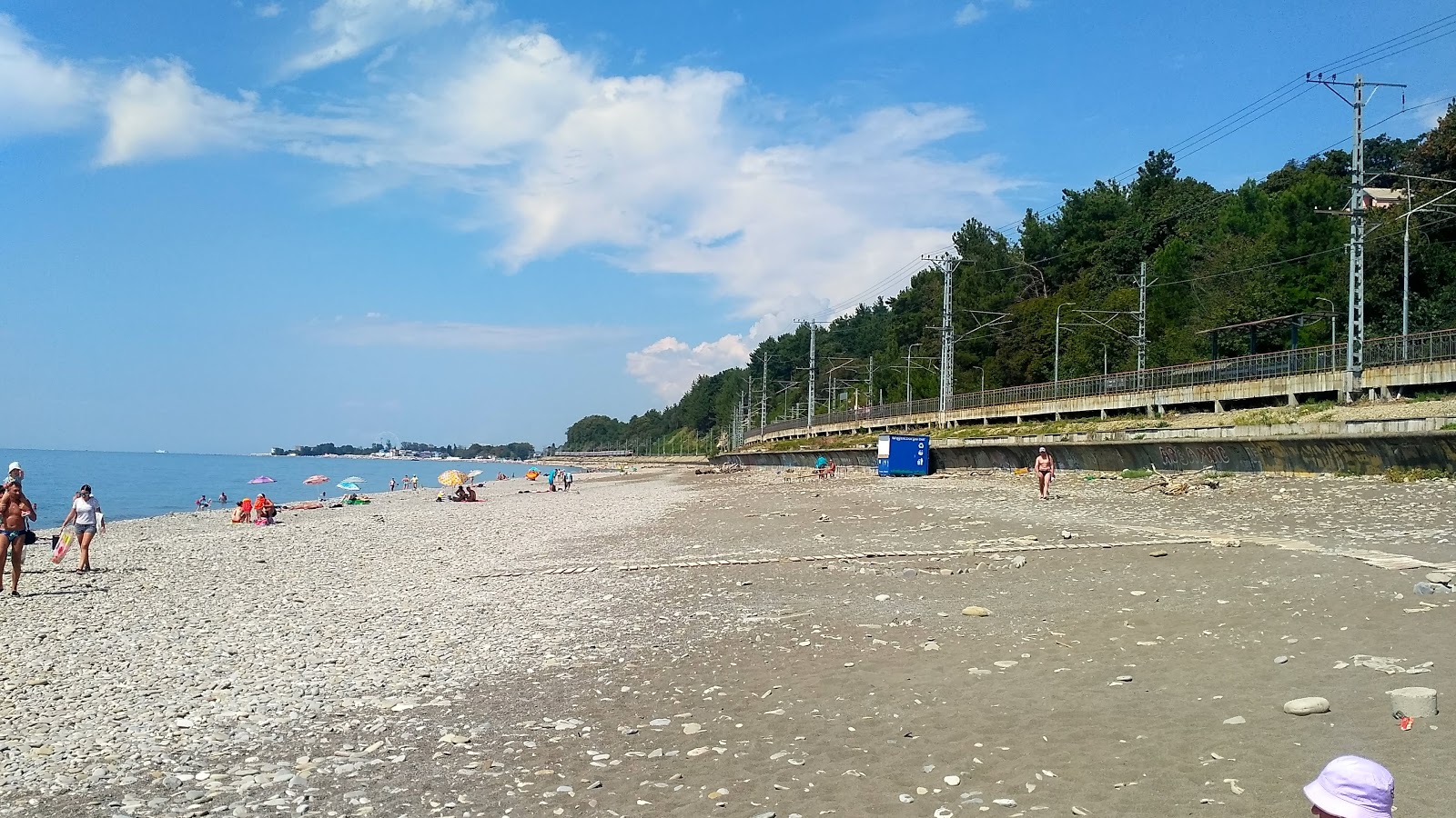 Foto van Thessaloniki beach met grijze kiezel oppervlakte