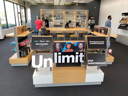 Cell Phone Store «Carle Place Verizon Wireless», reviews and photos, 198 Glen Cove Rd, Carle Place, NY 11514, USA