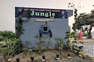 Jungal cafe image