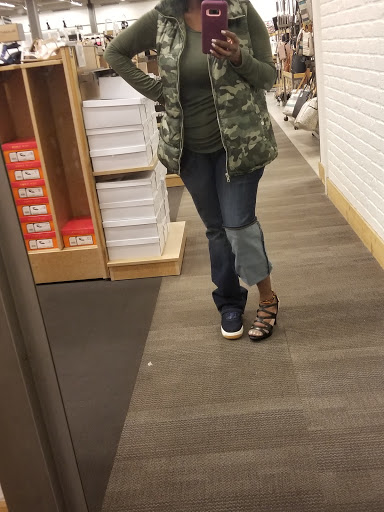 Shoe Store «DSW Designer Shoe Warehouse», reviews and photos, 44590 Ford Rd, Canton, MI 48187, USA