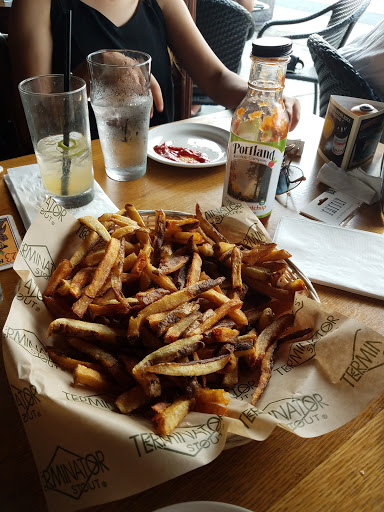 Pub «McMenamins Bagdad Theater & Pub», reviews and photos, 3702 SE Hawthorne Blvd, Portland, OR 97214, USA